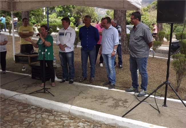 Prefeitura inaugura academia ao ar livre no distrito de Carlos Alves 006